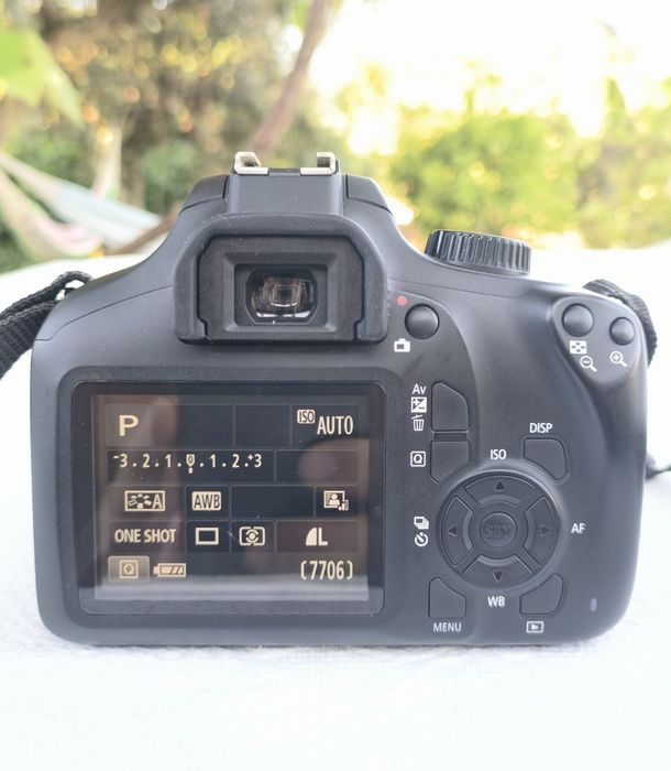 Câmera Canon 4000D"COMO NOVA"+ Lente 18-55 + Cartão 64gb / wi-fi