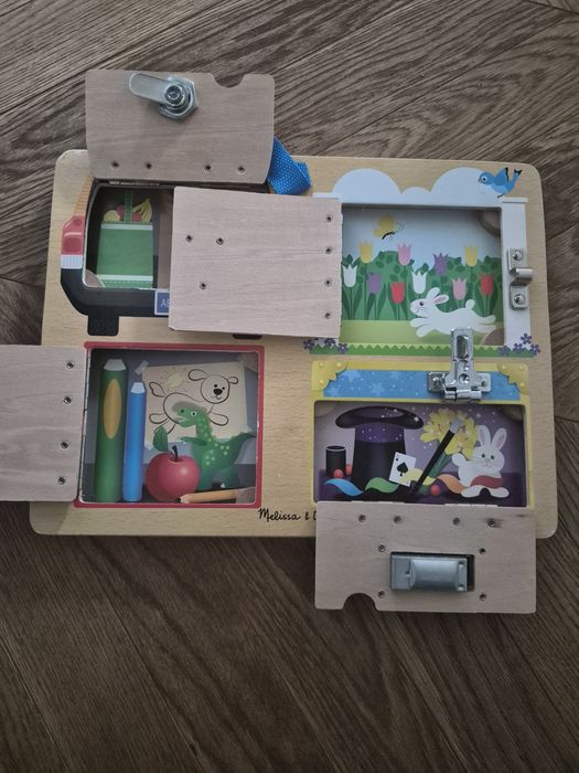 Tablica manipulacyjna Melissa&Doug zamki