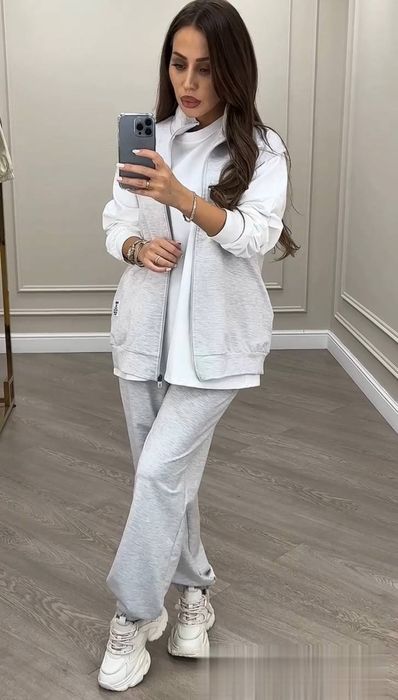 Жіночий костюм трійка