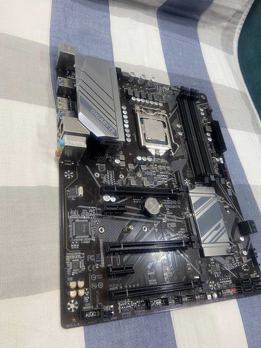 Комплект Материнська плата Gigabyte Z590D + I5-10400f 2.9Гц