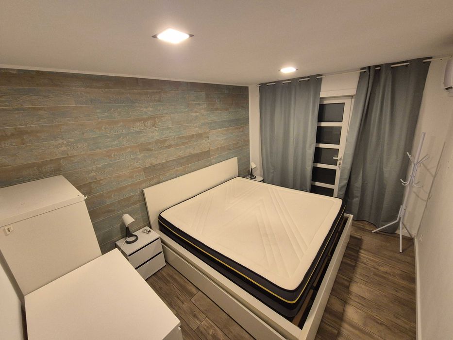 Quarto de casal com ar-condicionado! (Max 2 pessoas)