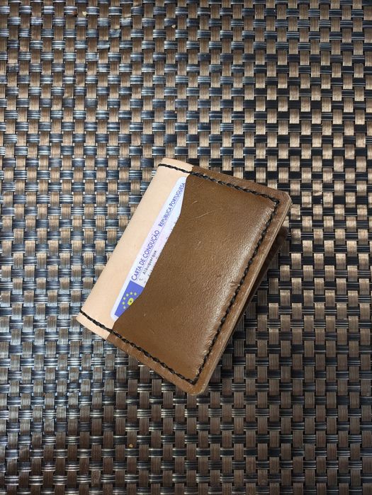 Carteira para cartões.
Feita por mim totalmente em papel genuína.
Faço
