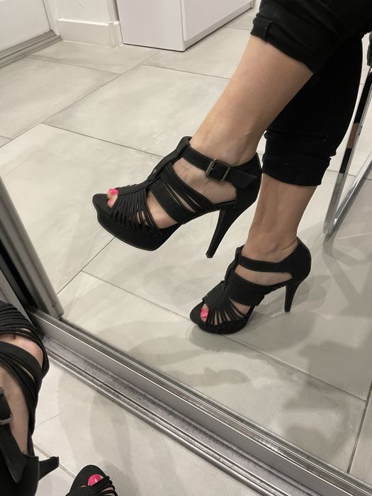 Sandałki zamszowe na platformie Jennifer & Jennifer roz 37