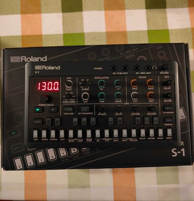 Roland S-1 Sintetizador Tweak