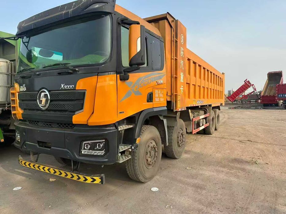 Самосвал  б/у  HOWO из Китая