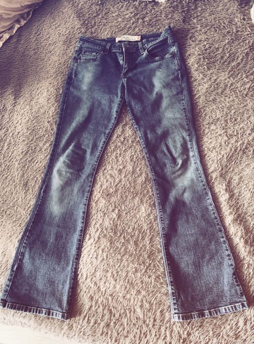 джинси з легким кльошем Levi’s