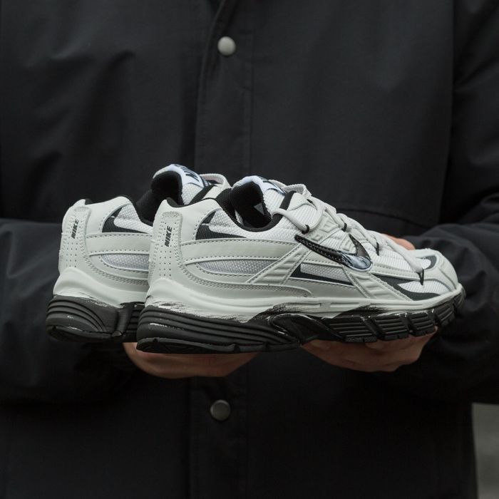 36-45 Nike Initiator Custom White Black