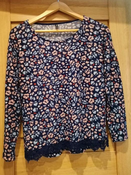 Bluzka w drobne kwiatki