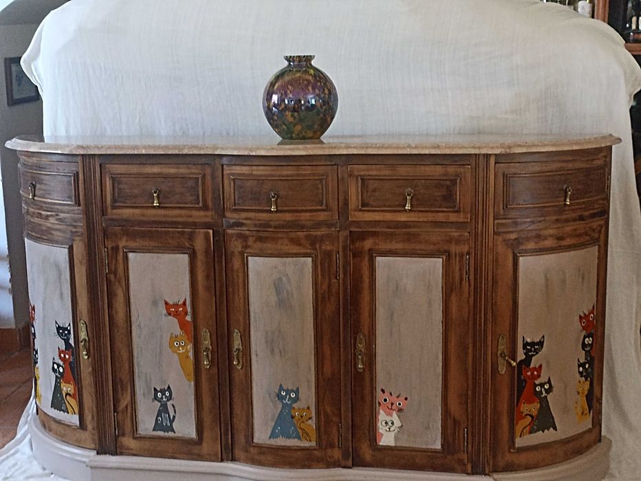 Aparador para uma entrada ou sala