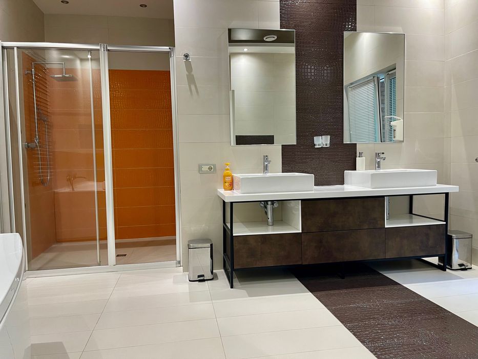 Лісники. КМ Зелений Гай. Будинок з басейном та панорамним краєвидом!