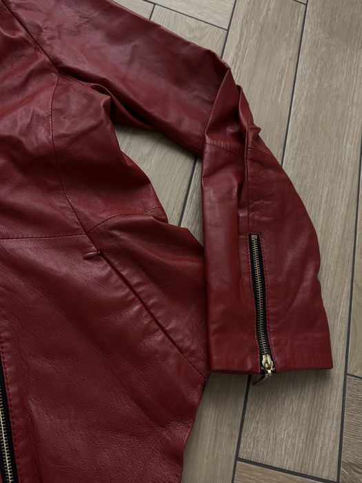 Czerwona skórzana kurtka z kapturem Venatto - Fashion Leather