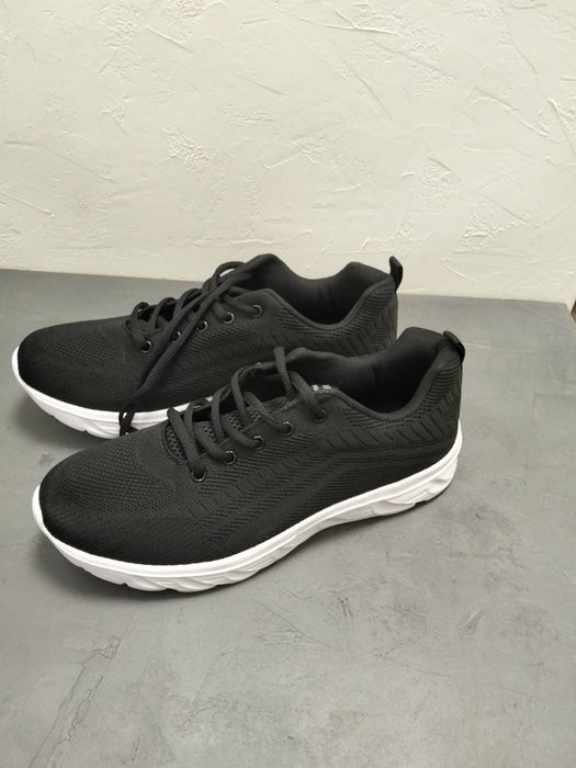 Чорне чоловіче взуття 44 розміру