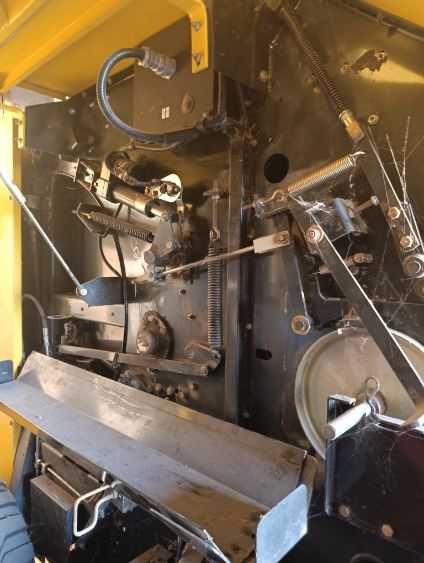 Prasa belująca New Holland