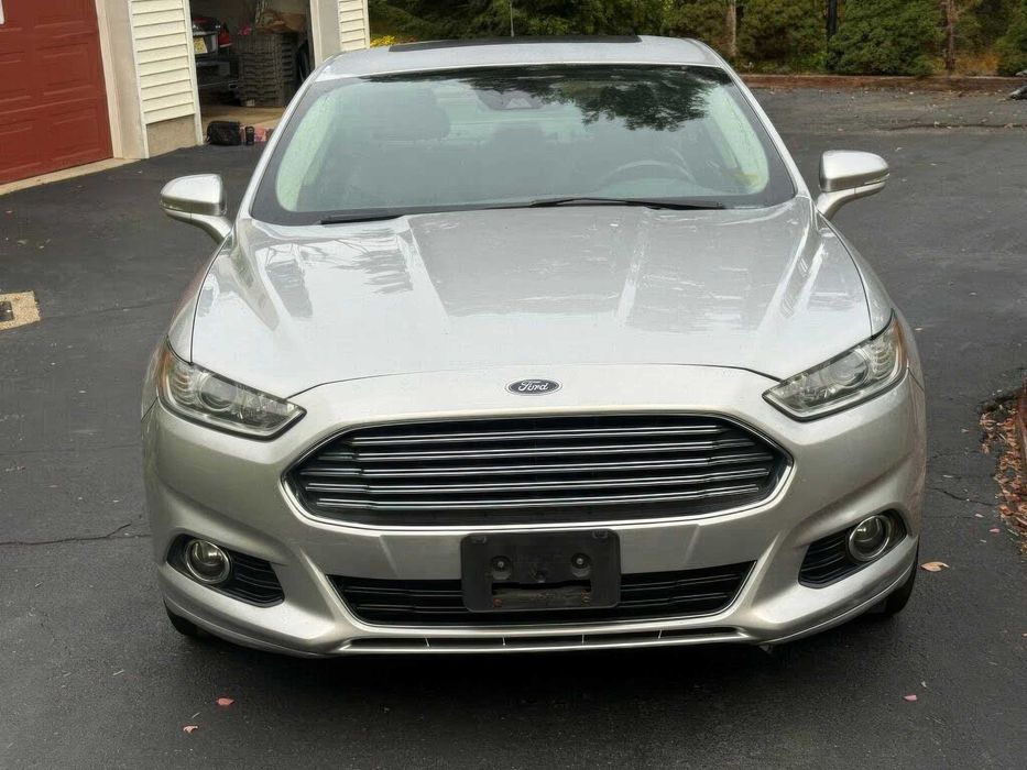 Ford Fusion Titanium      2015