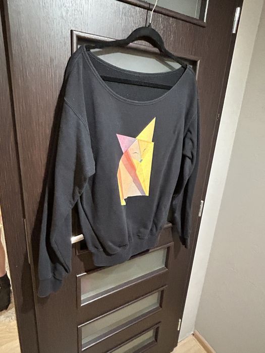 Czarna bluza z liskiem