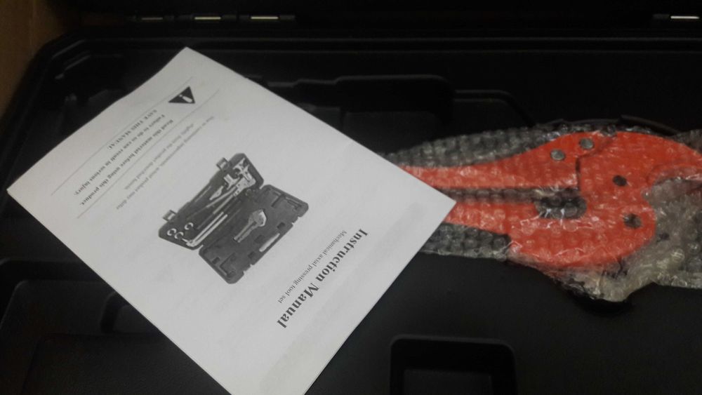 Прес для монтажу труб Рехау