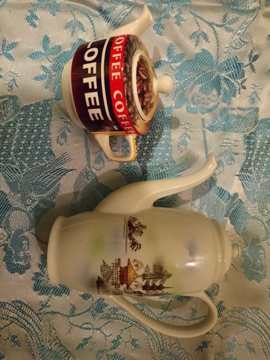 Bule Oriental e Bule Pequeno Celos