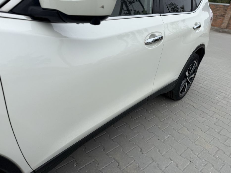 Дверь Nissan Rogue X trail T32 двері Рог Х трейл Т32