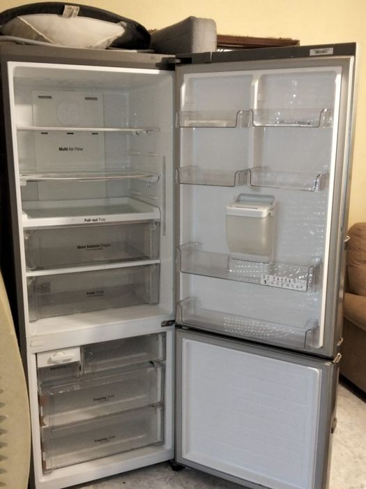 Frigorífico LG com marcas de uso mas a funcionar