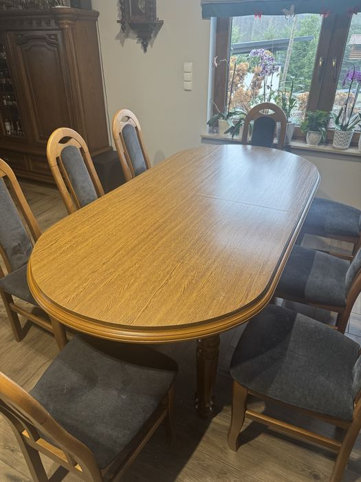 Stół dębowy 2 m na 1 m po rozlozeniu 2,5 m