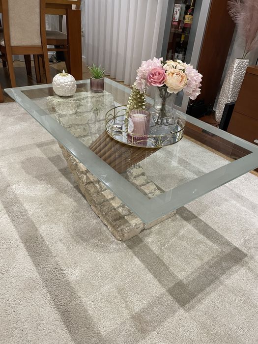 Mesa de centro com vidro