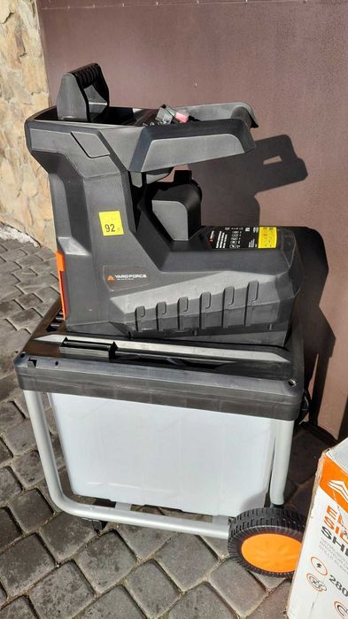 Фрезерний подрібнювач 2.8кВ шредер Yardforce 45см 60л Німеччина
