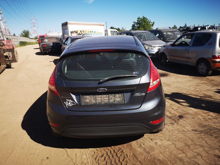 Klapa bagażnika zderzak tył drzwi Ford Fiesta mk7 ja8