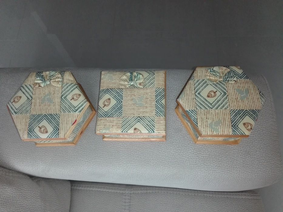 Porta-jóias em tecido aveludado