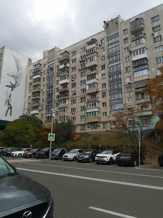 ЦЕНТР ст. метро Кловська. Роздільна 3 кімнатна. вул. Мечникова, 18