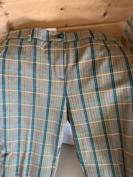 Calças Senhora. Marca Benetton