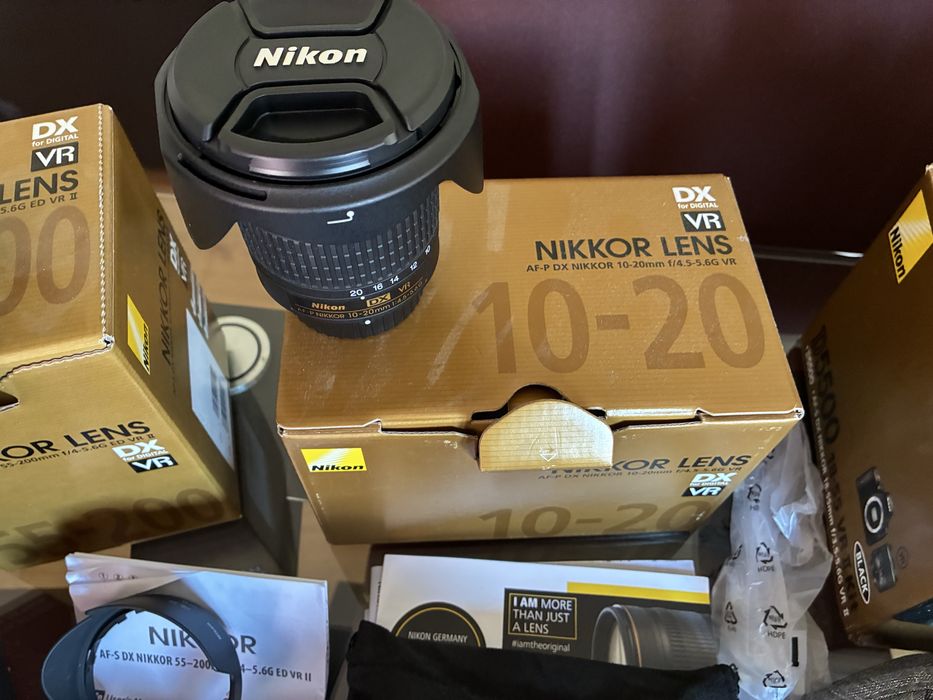 Conjunto Nikon D5500 com objetivas, tripe, baterias, mochilas  e mais acessorios