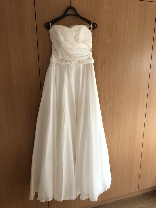 Piękna Suknia ślubna ecru rozmiar S/M wysokosc 170cm