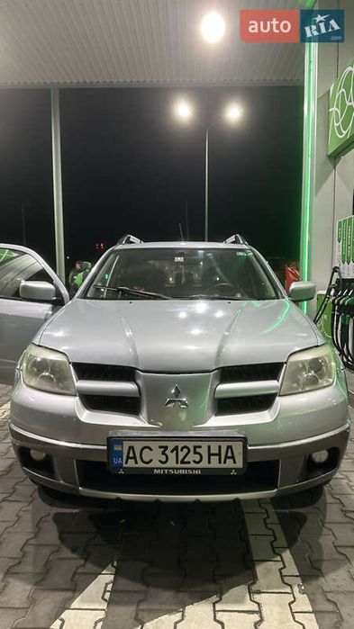 Автомобіль Mitsubishi Outlander