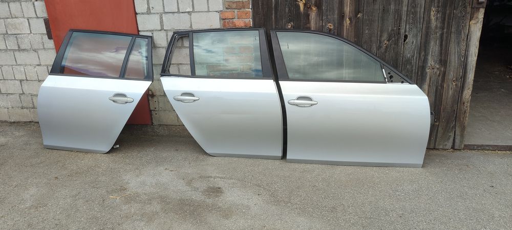 BMW E60 E61 drzwi lewe prawe przód lub tył 354/7 Titansilber Metallic