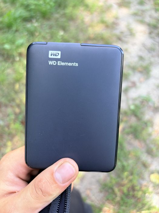 Внешний портативный жесткий диск Western Digital Elements.