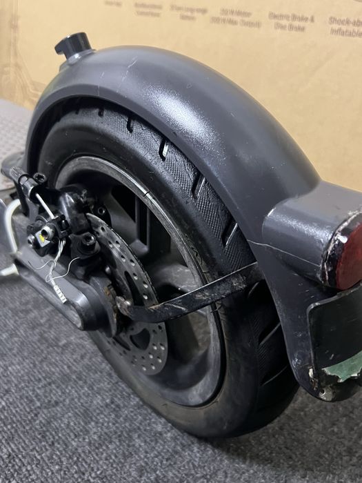 Продам Mi Electric Scooter Essential