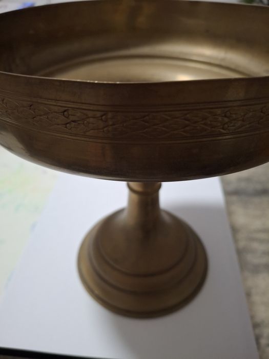 Copo de latão antigo