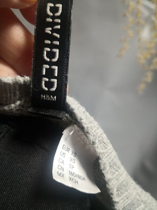 Sweter świąteczny cekiny obrotowe