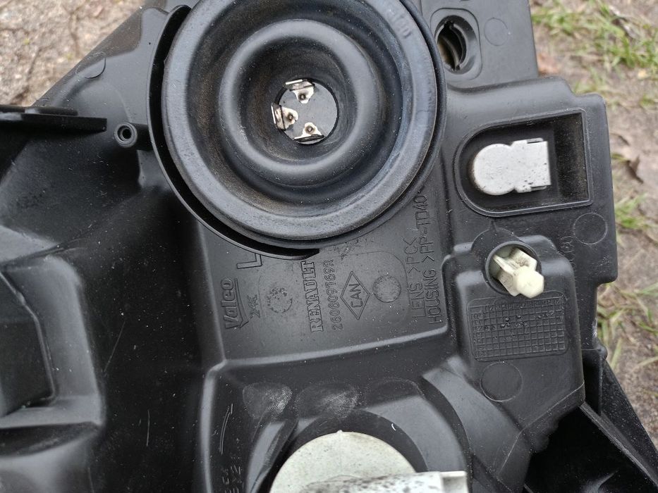 Lampa przednia lewa DACIA doker Europa cala