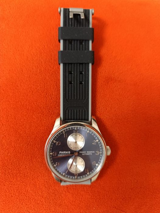 Годинник Parnis.