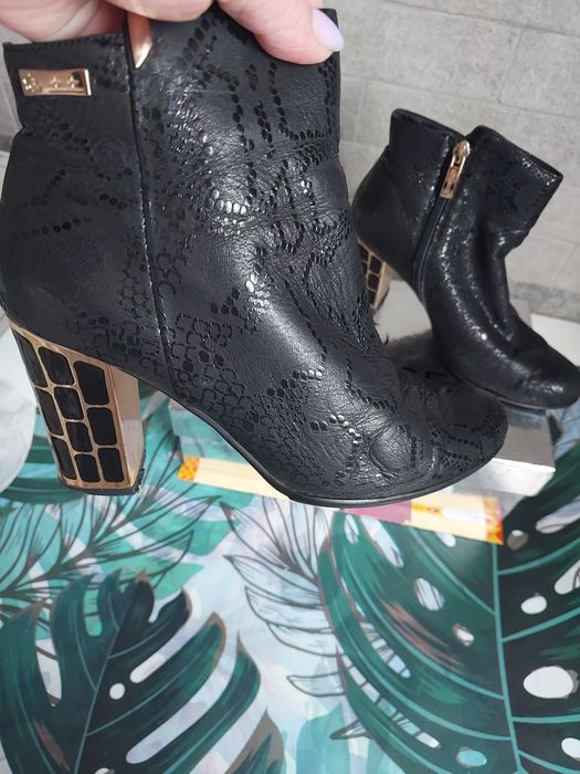 Отдам даром. Ботинки VR. 37 р.