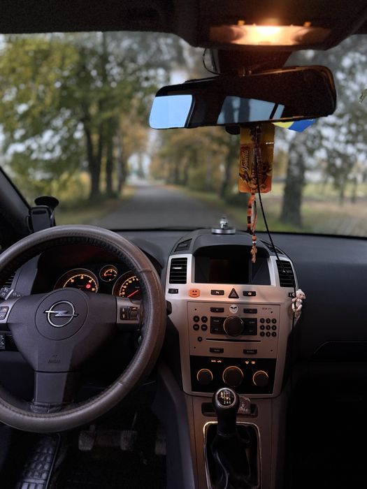 продам Opel Zafira B