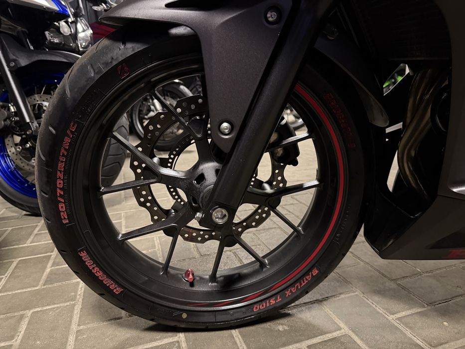 Японский мотоцикл Honda CBR400R. 2021г.