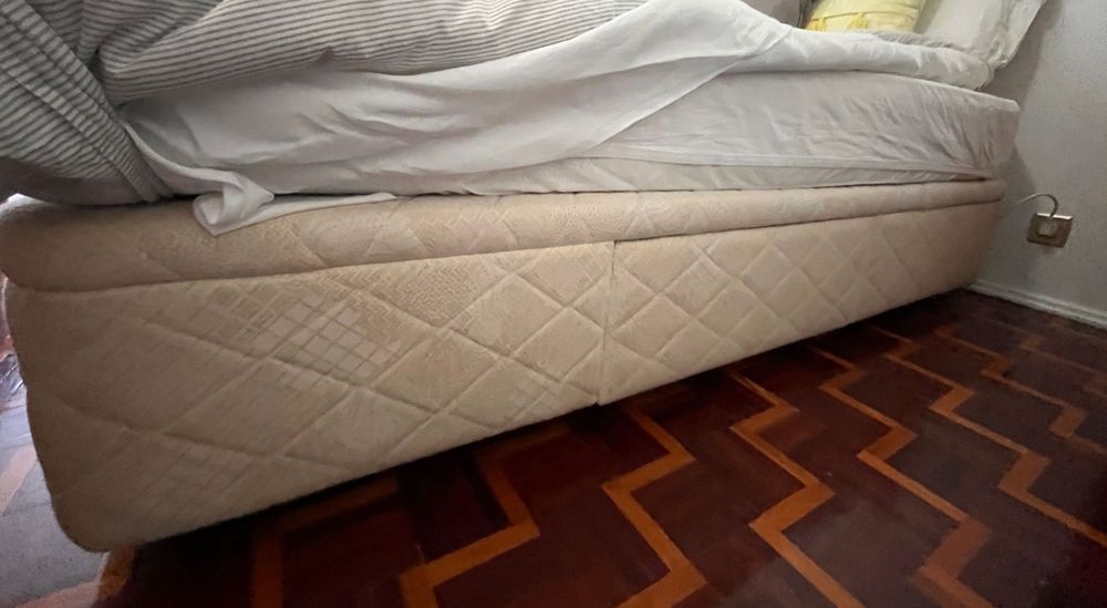 Double bed base - Base de cama dupla best offer to go before end date of the