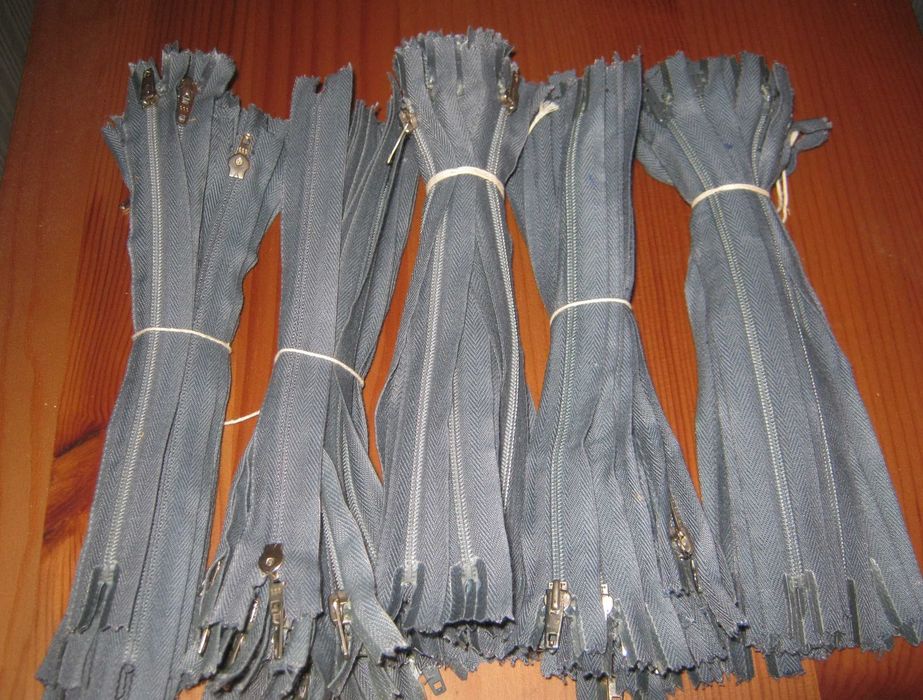 Nowe zamki błyskawiczne plastikowe o dl 17cm - 10szt = 5zł