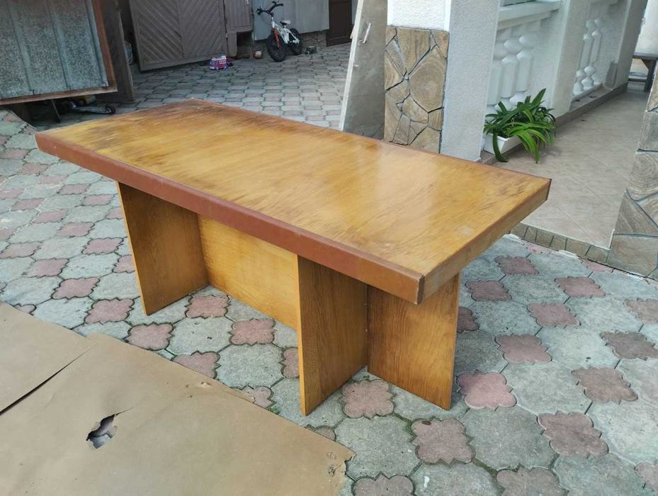 стіл дерев'яний офісний