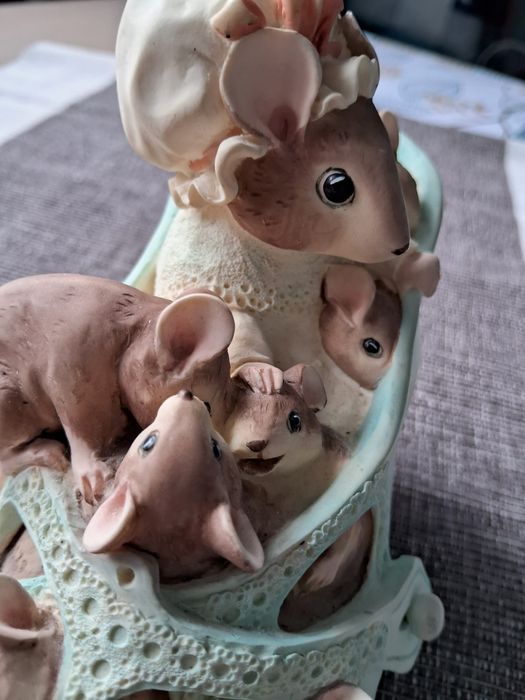 Винтажный сувенир-копилочка .