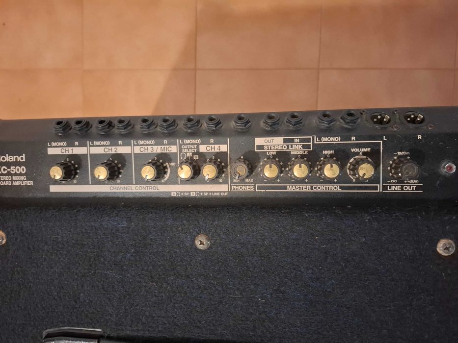 Roland KC500 - amplificador p/teclados - Made in USA