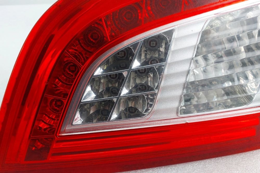 Farolim da mala direito PEUGEOT 508 SW