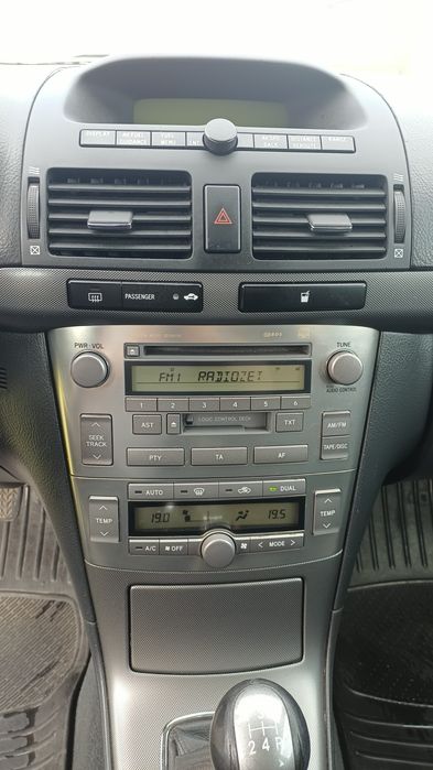 Sprzedam Toyotę Avensis